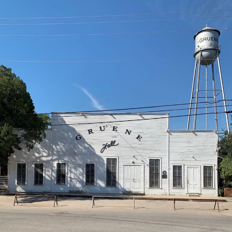 15 Texas Small Towns Voted Most Picturesque In America