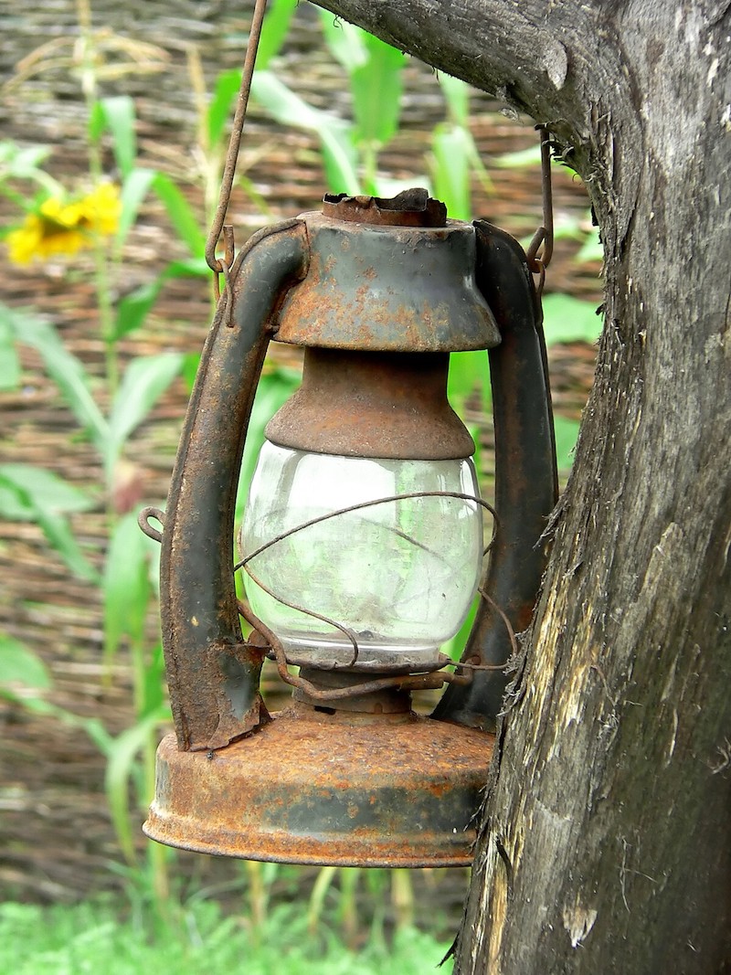 Monthly Trade Days in Texas - old lantern hanging from a tree