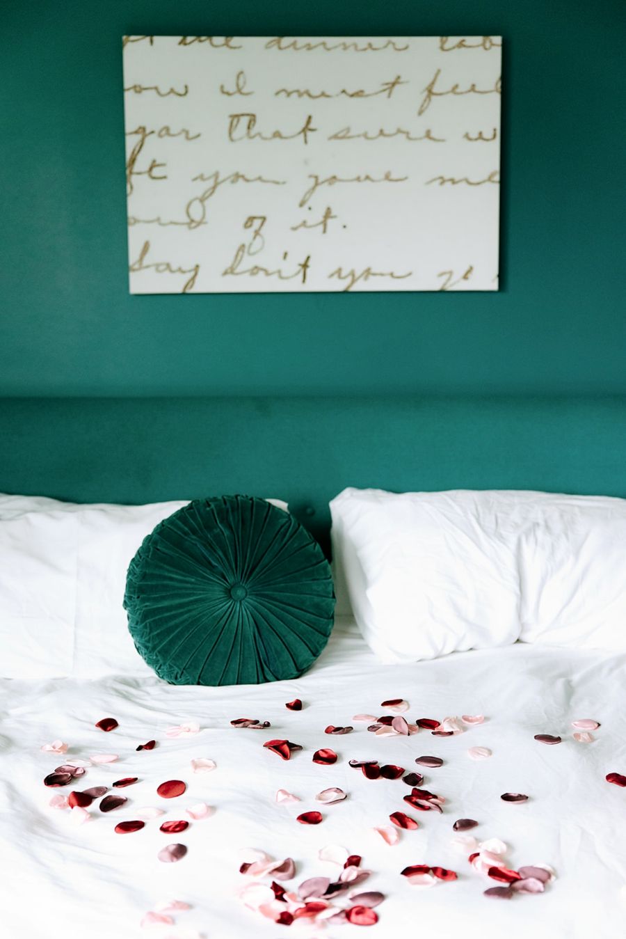 A Perfect Getaway in Central Texas: The Ruby Hotel & Bar