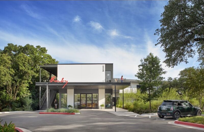 A Perfect Getaway in Central Texas: The Ruby Hotel & Bar